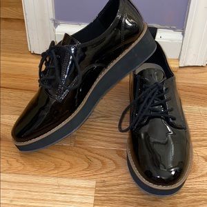 Shiny Black Platform Shoe